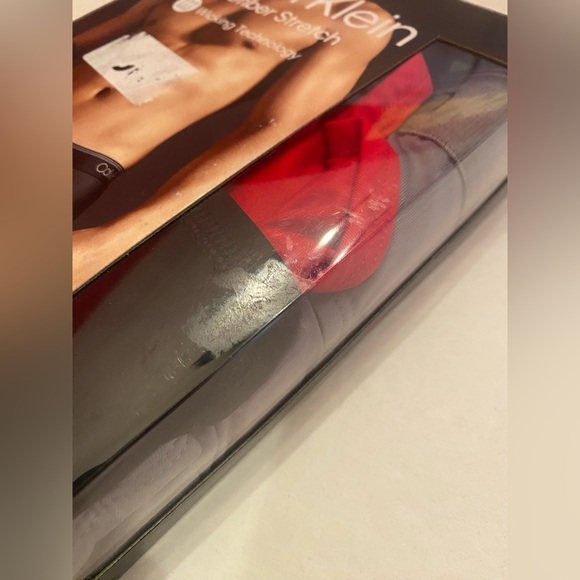 CALVIN KLEIN Men's 3 Pair Microfiber Stretch Hip Briefs Size Small 28-30 - Picture 2 of 5